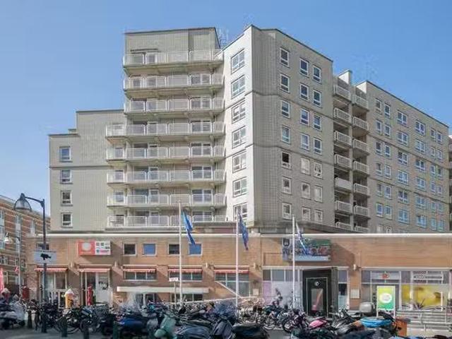Appartement te koop Gevers Deynootweg 1114 in Den Haag voor €.