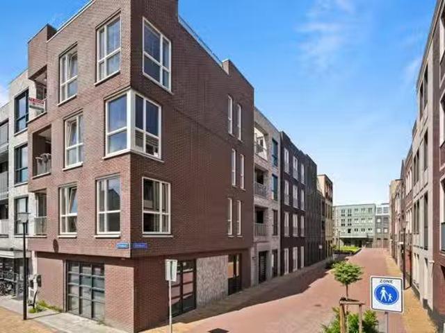 Appartement te koop Grotenhuyshof 60 in Purmerend voor € 300.000