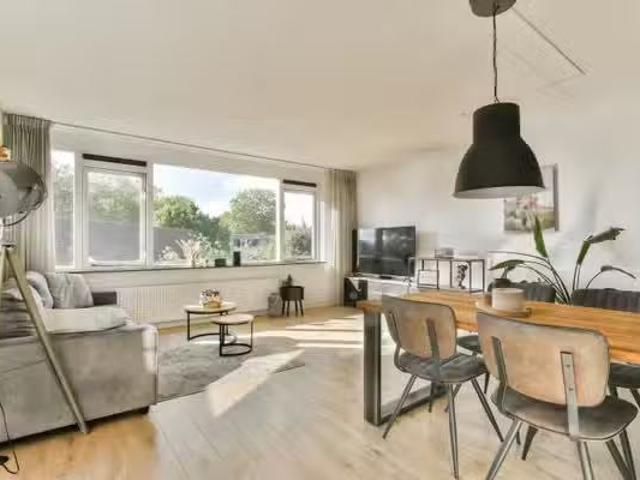 Appartement te koop J. G. Waltherhof in Almere voor € 290.000