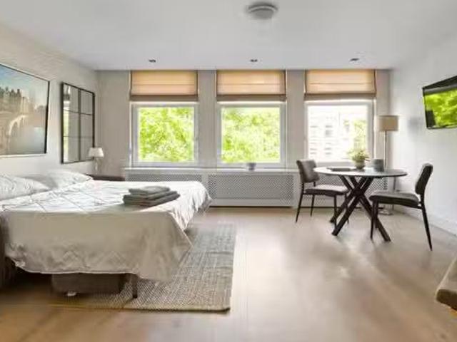 Appartement te koop Jacob van Lennepstraat 35 1A in Amsterdam.