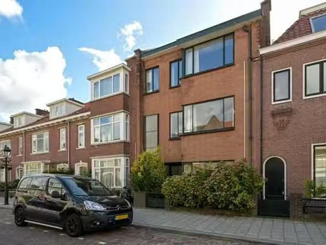 Appartement te koop Johan van Oldenbarneveltlaan 15 A in Den H.