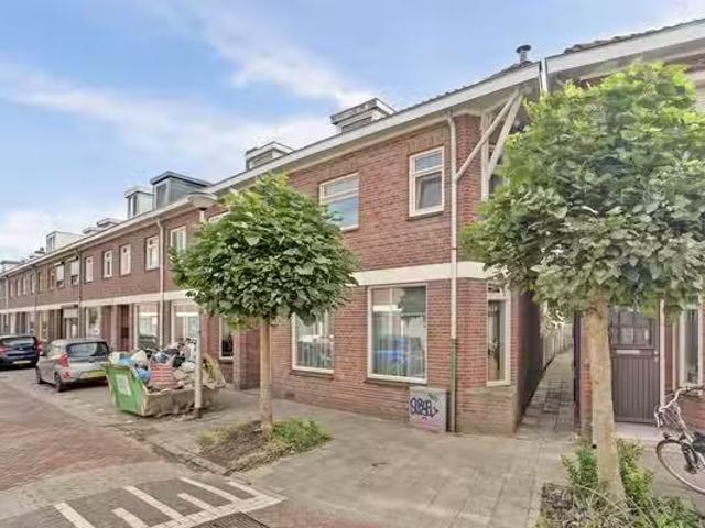 Appartement te koop Kwaadeindstraat 137 in Tilburg voor € 375.