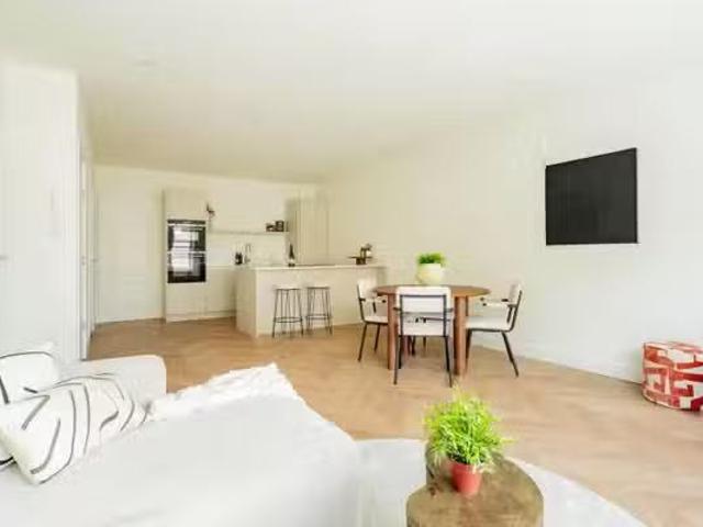 Appartement te koop Kanaalstraat 140 2 in Amsterdam voor € 520.