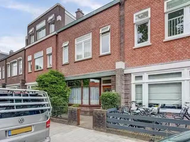 Appartement te koop Koningin Emmakade 198 A in Den Haag voor €.