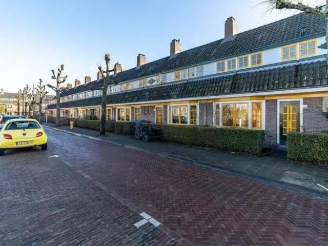 Appartement te koop Luchtenburglaan 8 in Den Haag voor € 495.000