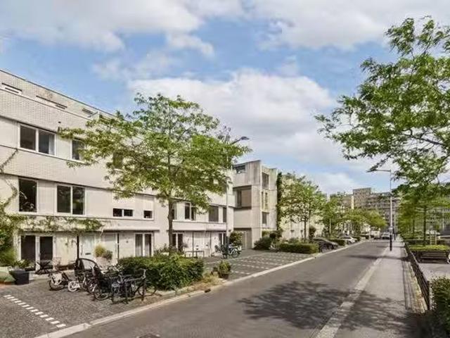 Appartement te koop Laan van Spartaan 60 in Amsterdam voor € 9.