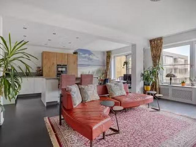 Appartement te koop Leidsestraatweg 15 424 in Den Haag voor €.