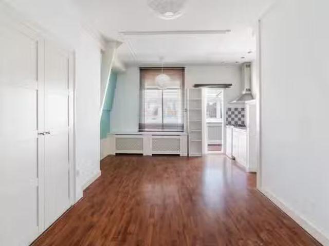 Appartement te koop Linnaeusstraat 247 in Den Haag voor € 199.