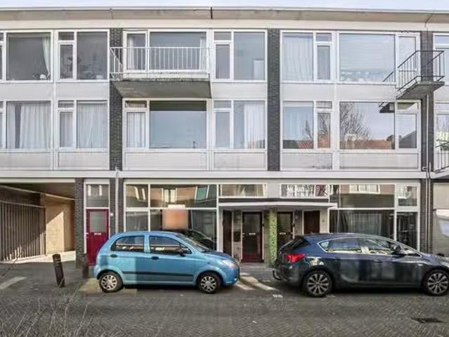 Appartement te koop P Czn Hooftlaan 4 F in Eindhoven voor € 29.