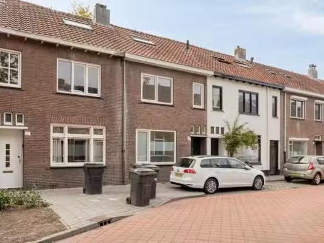 Appartement te koop Panhuijsenpad 97 in Tilburg voor € 230.000