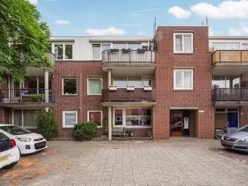 Appartement te koop Rigolettostraat 153 in Den Haag voor € 375.