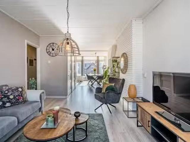 Appartement te koop Schoonderloostraat 225 in Rotterdam voor €.
