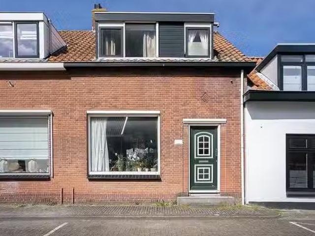 Appartement te koop Sikkelstraat 34 B in Rotterdam voor € 300.