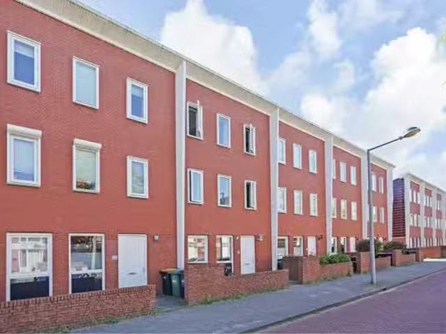 Appartement te koop Simon Carmiggelthof 248 in Den Haag voor €.