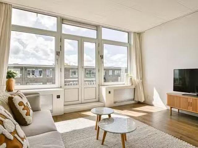Appartement te koop Solebaystraat 74 2 in Amsterdam voor € 400.