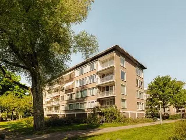 Appartement te koop Van Tuyll van Serooskerkenweg 28 3 in Amst.