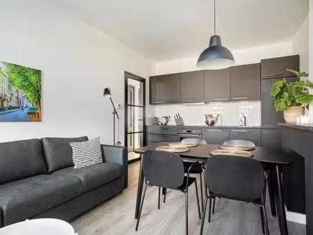 Appartement te koop Van der Hoopstraat 27 in Den Haag voor € 2.