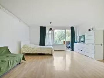 Appartement te koop Van Heenvlietlaan in Amsterdam voor € 225.