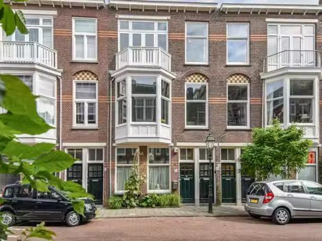 Appartement te koop Van Kinsbergenstraat 25 in Den Haag voor €.