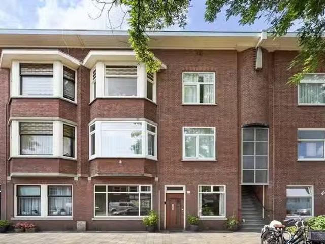 Appartement te koop Van Mierisstraat 32 in Den Haag voor € 275.