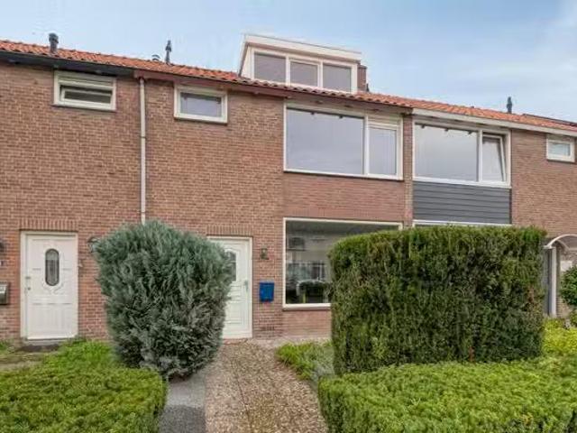 Appartement te koop Vincent van den Heuvellaan 33 in Eindhoven.