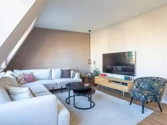 Appartement te koop Waldorpstraat 492 in Den Haag voor € 450.000