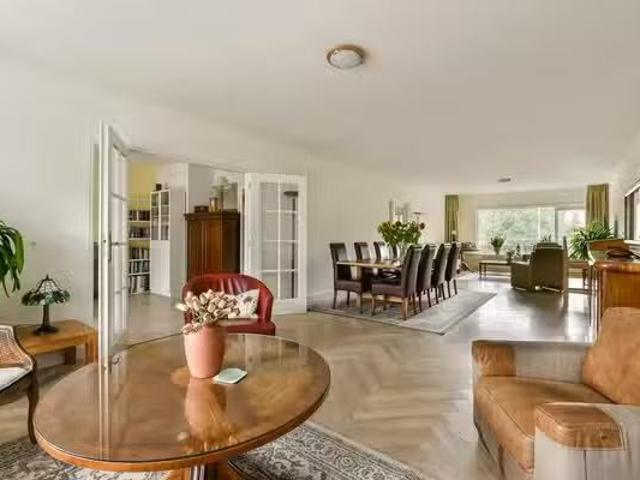 Appartement te koop Weissenbruchstraat 306 in Den Haag voor €.