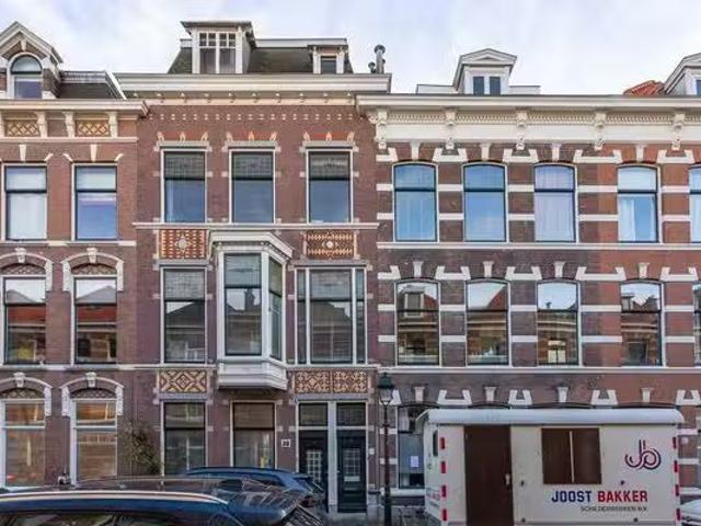 Appartement te koop Weissenbruchstraat 344 in Den Haag voor €.