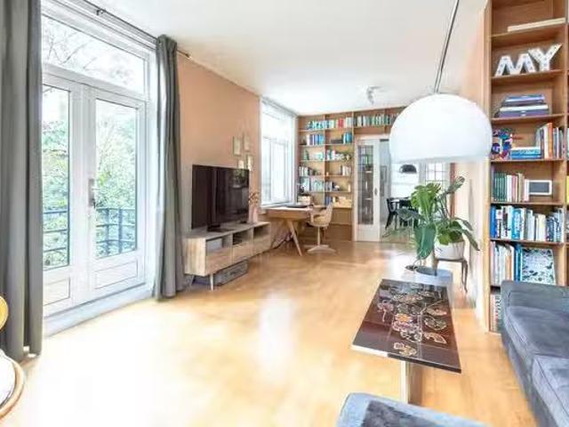 Appartement te koop Willem van Hillegaersbergstraat 83 B in Ro.