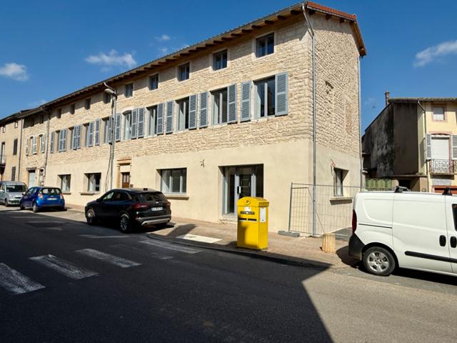 Appartement Thoissey 4 pièce s 83.6 m2 + 2 place de stationnement
