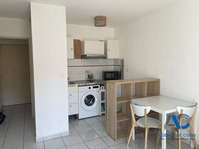 Appartement Toulon 1 pièce s 20.44 m2 MEUBLE