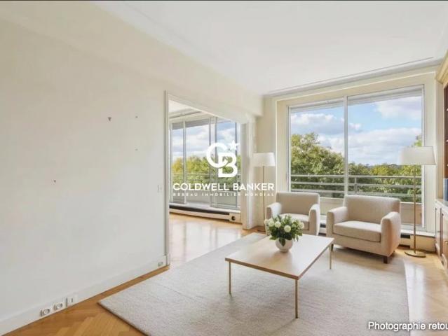 Appartement traversant avec balcons et vues verdoyantes face au Bois de Boulogne