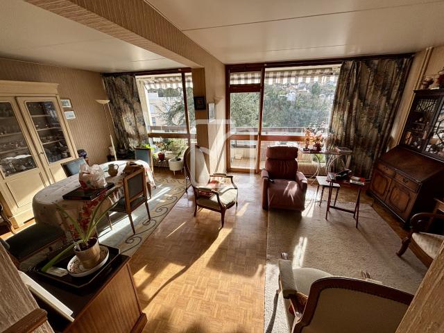 Appartement traversant de 107 m2 3 chambres