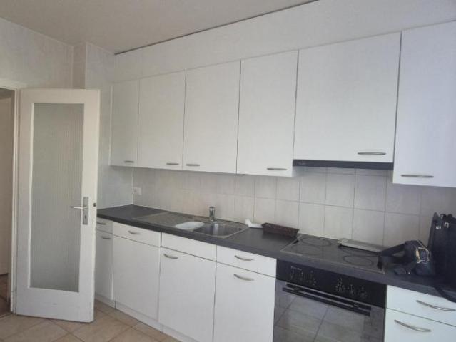 Appartement traversant de 6,5 pièces, 1er étage, env.152 m2