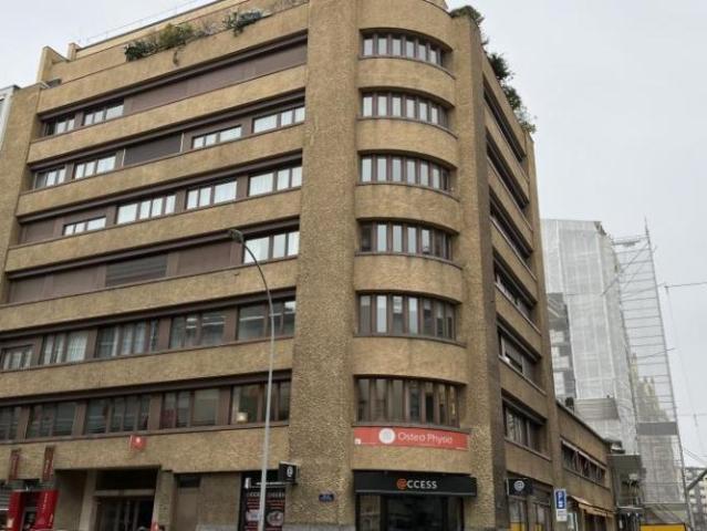 Appartement traversant de 6 pièces au 8ème étage