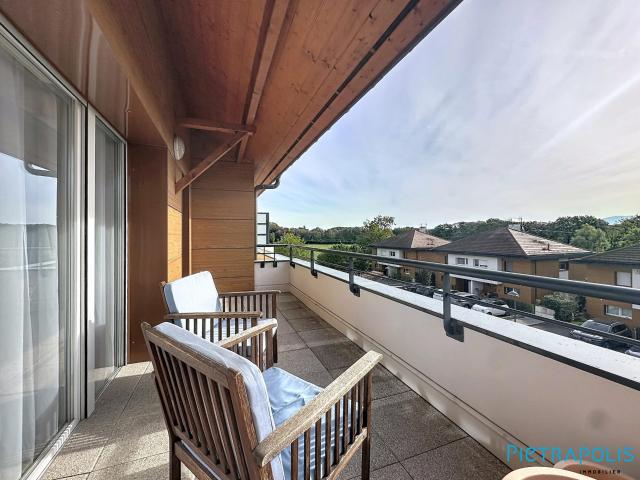 Appartement traversant, T5 de 114m2 114m² Prévessin Moëns