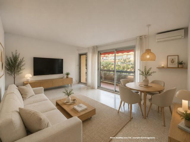 Appartement traversant 3 pièces avec vue mer proche centre ville de sainte maxime