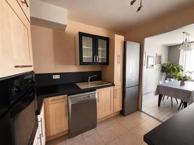 Appartement type F5 avec balcon, garage et parking
