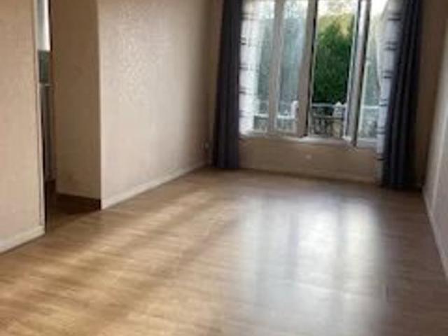 APPARTEMENT TYPE F1 PROCHE COMMODITES