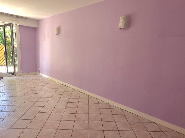 Appartement type F2 avec extérieur privatif d'environ 50 m2