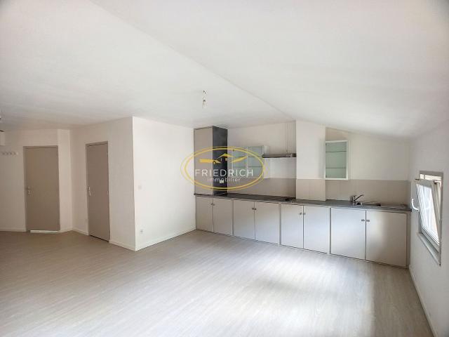 APPARTEMENT Type F2 ENTIÈREMENT RÉNOVÉ BAR LE DUC