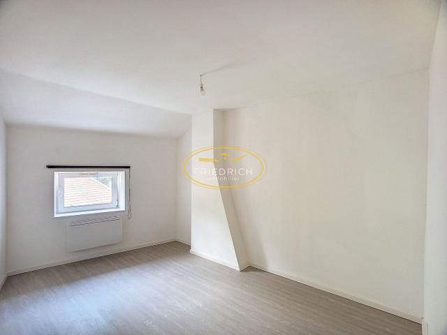 APPARTEMENT Type F2 ENTIÈREMENT RÉNOVÉ BAR LE DUC