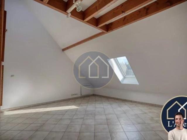 APPARTEMENT TYPE F3 TRÈS BIEN SITUÉ AU CŒUR D'EPERNON – JOLIE RESIDENCE BIEN ENTRETENUE ET AU CALME, CAVE ET PLACE DE PARKING. COMMERCES ET GARE ACCESSIBLES À PIEDS !