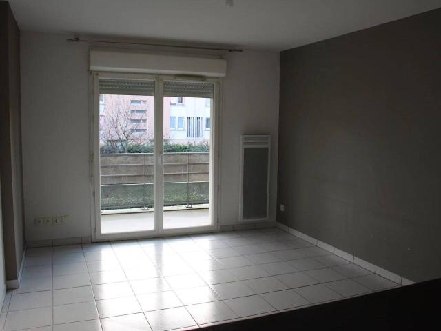 APPARTEMENT TYPE II AVEC BALCON ET PLACE DE PARKING PRIVATIVE