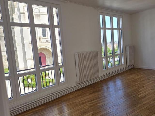 Appartement type II Centre ville