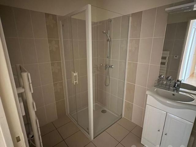 APPARTEMENT TYPE III AVEC ASCENSEUR CENTRE DE CHAUVIGNY
