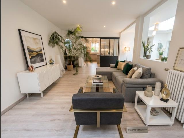 APPARTEMENT TYPE LOFT + CABINET PROFESSIONNEL