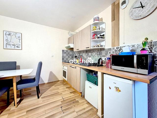 APPARTEMENT type T2 EN HYPER CENTRE