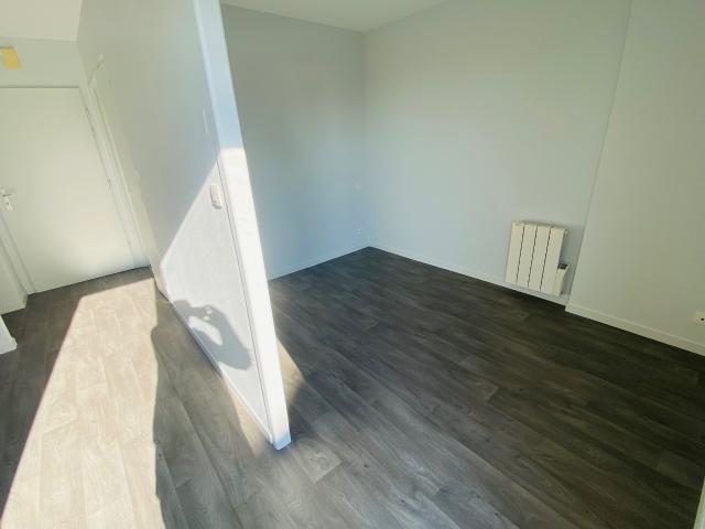 Appartement type 1 bis refait à neuf 30 m2 RETIERS