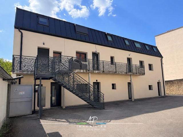 Appartement Type 2 avec terrasse Proche hyper centre République / 30 Octobre